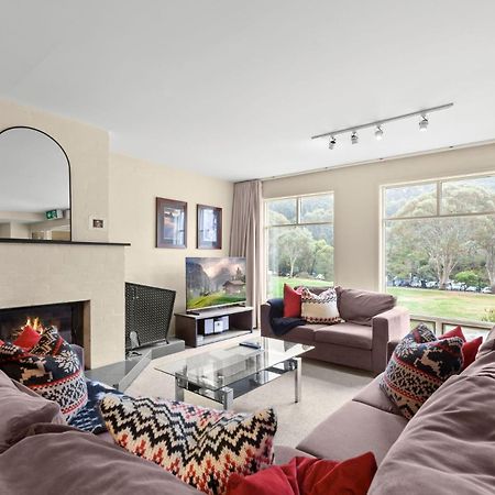 Village Green 2 Bedroom Loft Townhouse With Views Fireplace And Garage Parking 스레드보 외부 사진