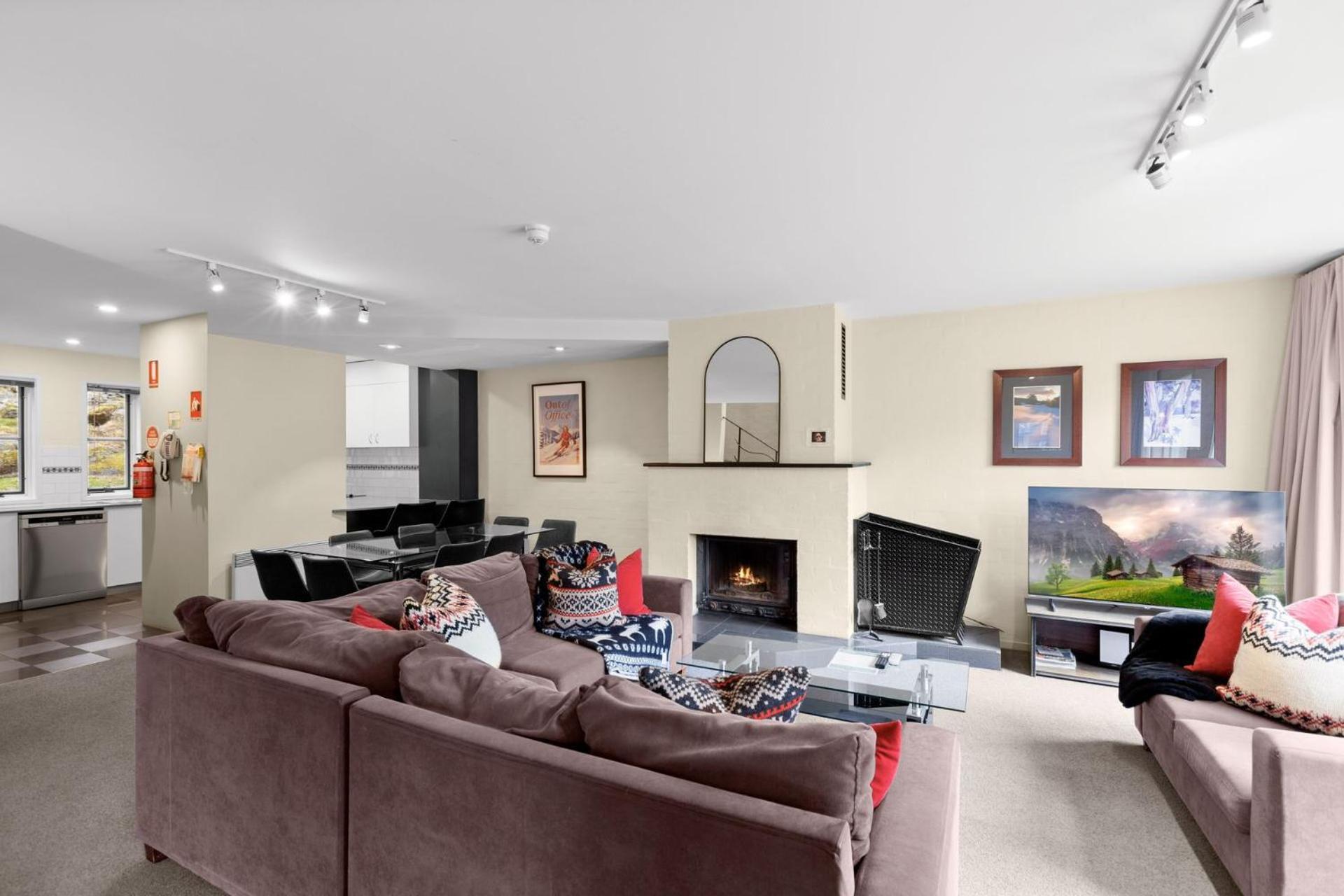 Village Green 2 Bedroom Loft Townhouse With Views Fireplace And Garage Parking 스레드보 외부 사진