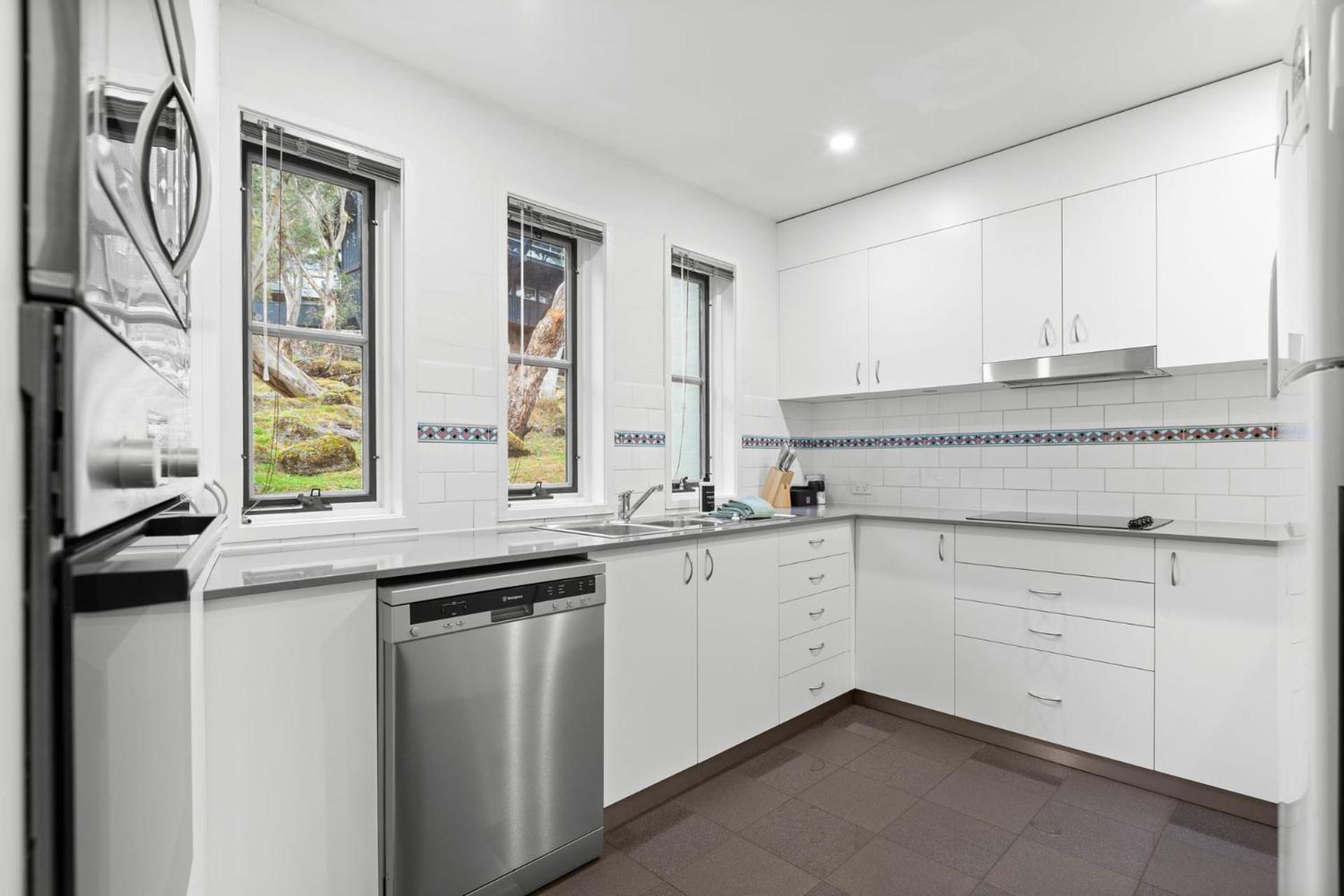 Village Green 2 Bedroom Loft Townhouse With Views Fireplace And Garage Parking 스레드보 외부 사진